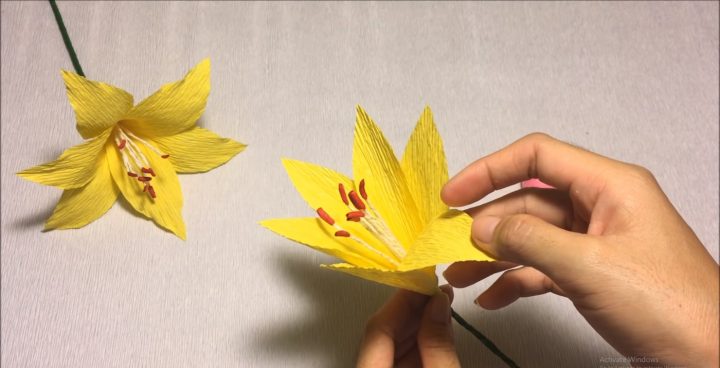 cách làm hoa ly từ giấy nhún