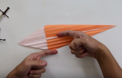 làm kiếm phong cách bằng giấy origami