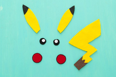 may túi hình pikachu đi bắt pokemon