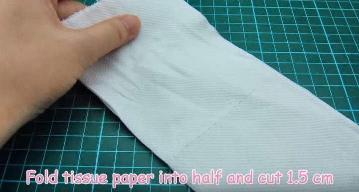 cách làm cuốn giấy vệ sinh