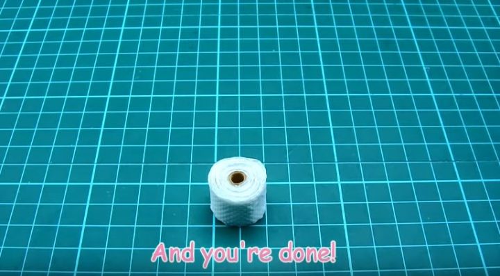 cách làm cuốn giấy vệ sinh
